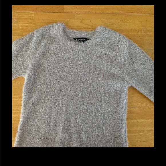 Ellen Tracy grey fuzzy sweater, preowned - Picture 4 of 4